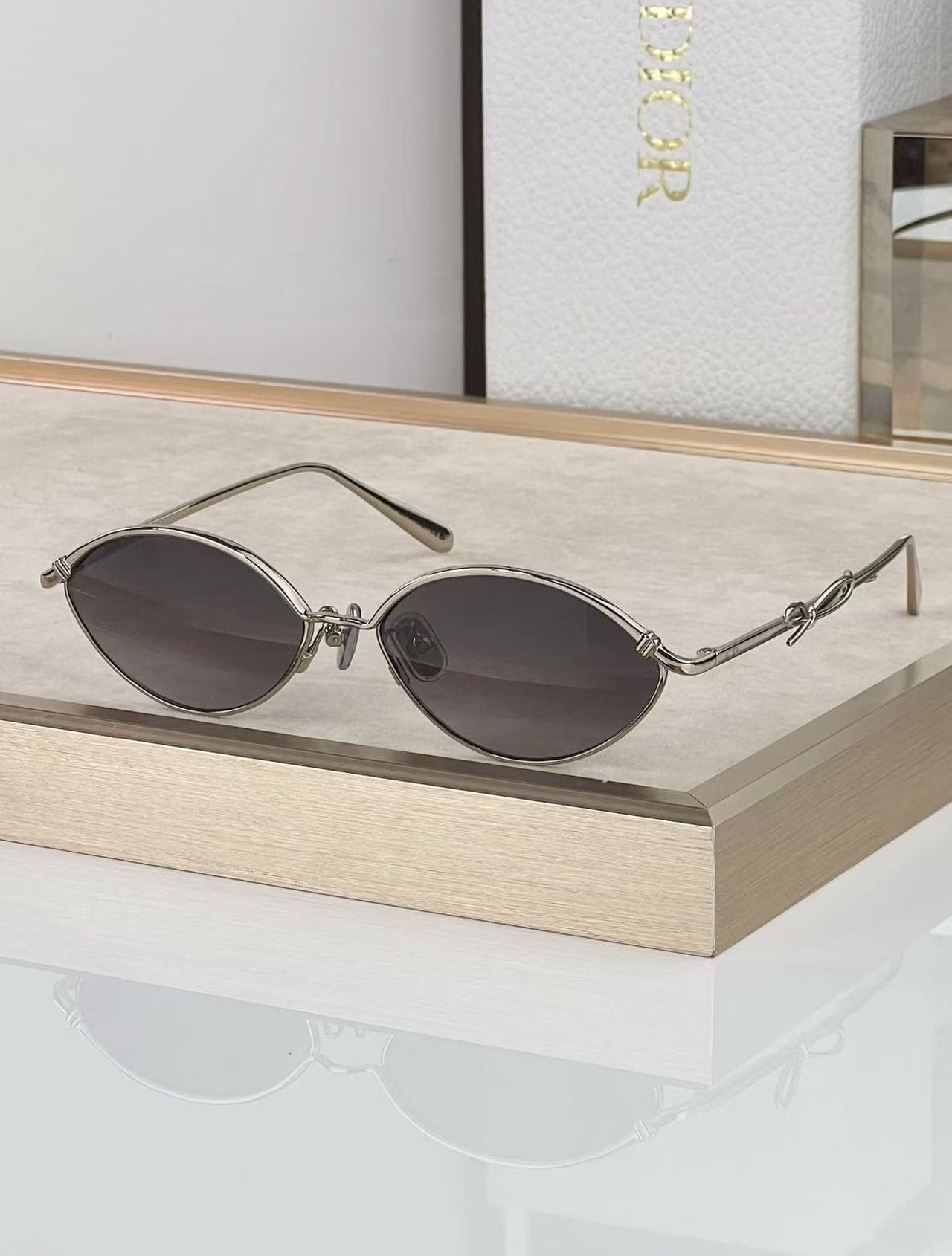 Dior - Bow R1U